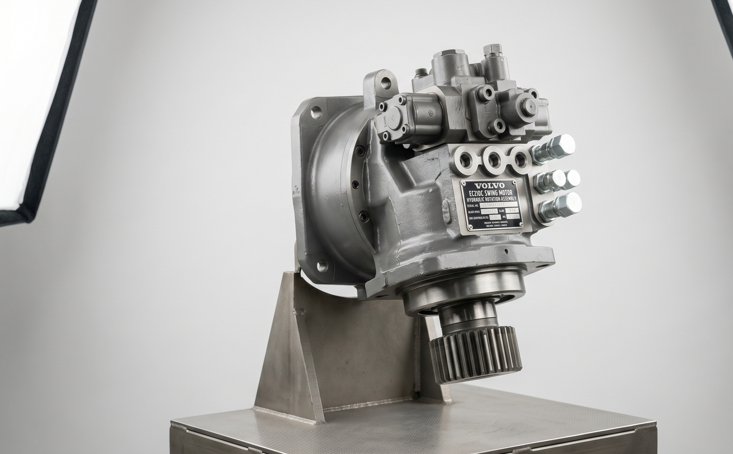 Volvo EC210C Swing Motor